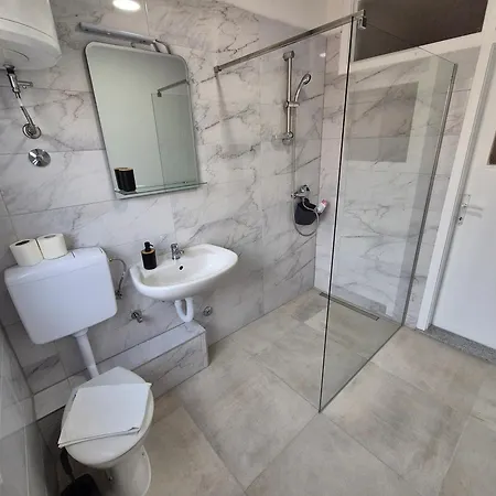 Old Town Bistrik - Free Parking Apartman *